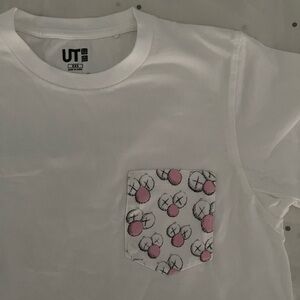 Kaws Uniqlo Tshirt size xxs